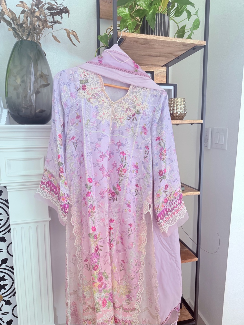 FARAH TALIB AZIZ Floral Women Kurtaand dupatta with Scalloped Lace